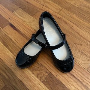 Black patent mary jane leather shoes